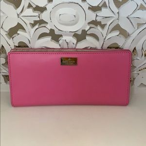 Flash Sale💥 Vguc Hot Pink snap wallet